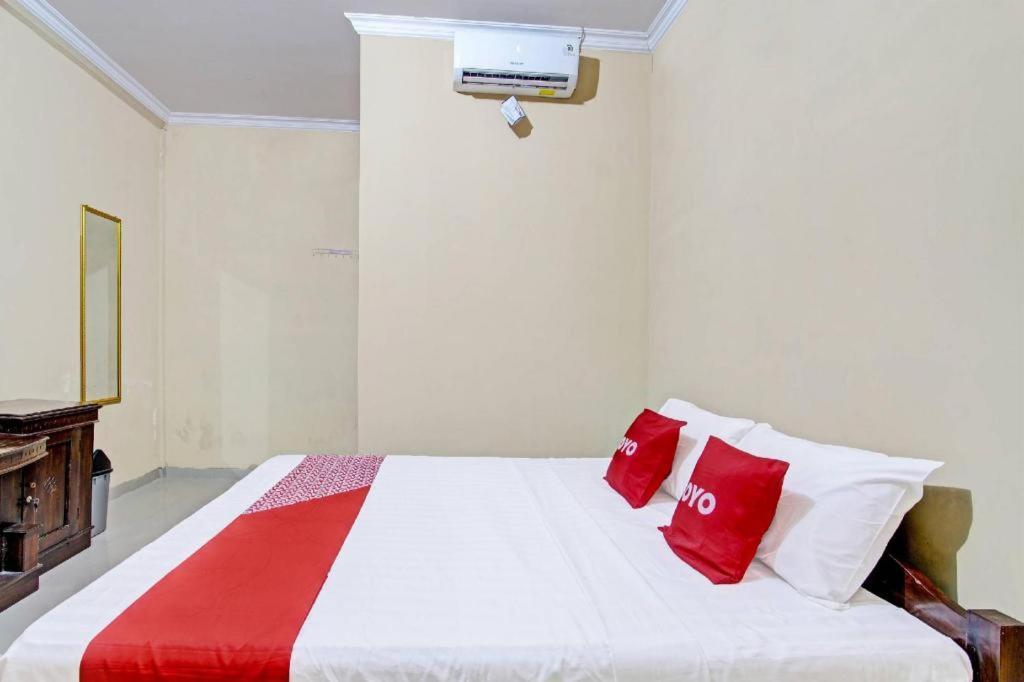 Oyo 91353 Hotel Surya Andesa Klaten ภายนอก รูปภาพ