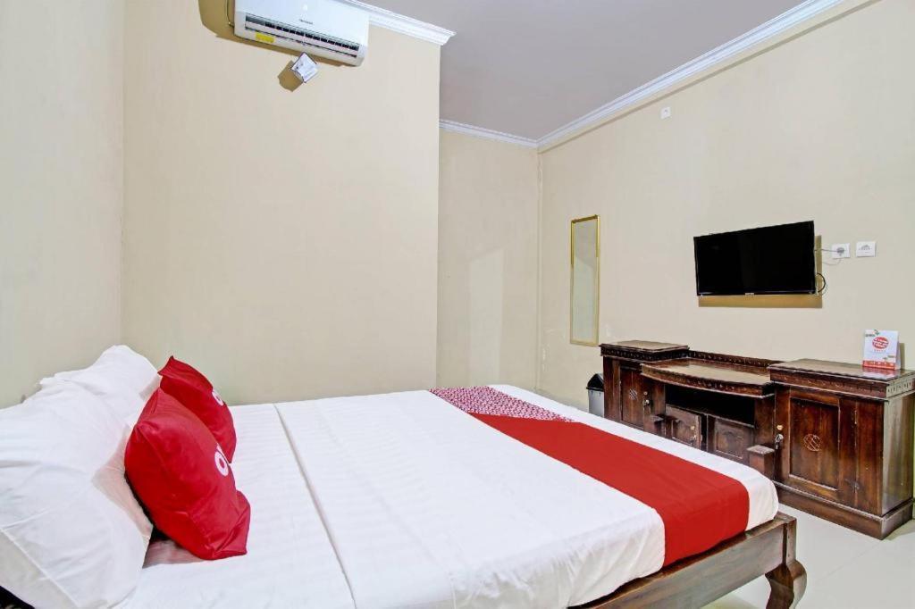 Oyo 91353 Hotel Surya Andesa Klaten ภายนอก รูปภาพ