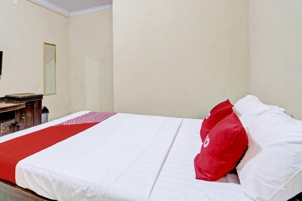 Oyo 91353 Hotel Surya Andesa Klaten ภายนอก รูปภาพ